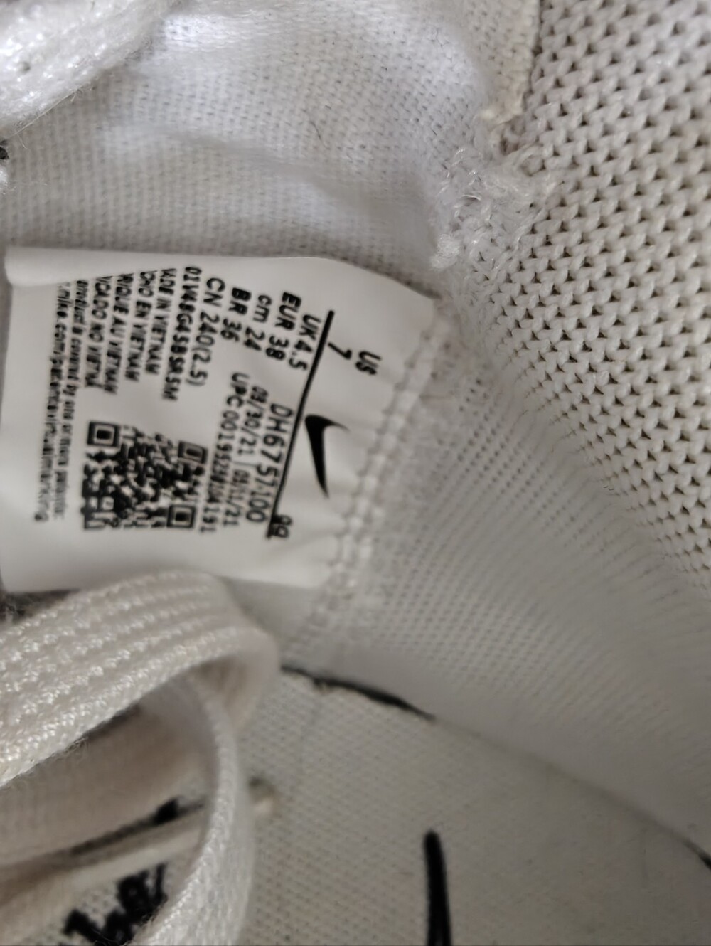 Nike Blazer Mid '77 SE 'First Use' sneakers outlined swoosh & gold charm Size 7 - Picture 9 of 11
